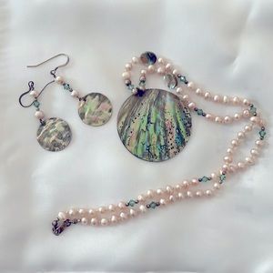 multicolor pearl necklace and earings